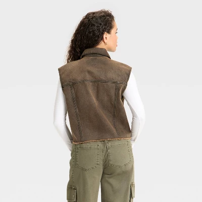 Women's Denim Oversized Trucker Vest - Wild Fable™ 3 Women's Denim Oversized Trucker Vest - Wild Fable™